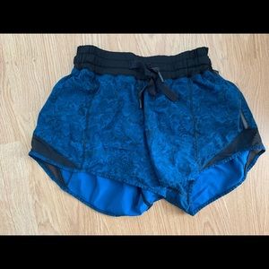 Lululemon Hotty Hot Short 2.5”